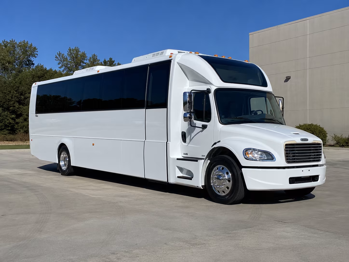 coeur dalene 28 passenger party bus